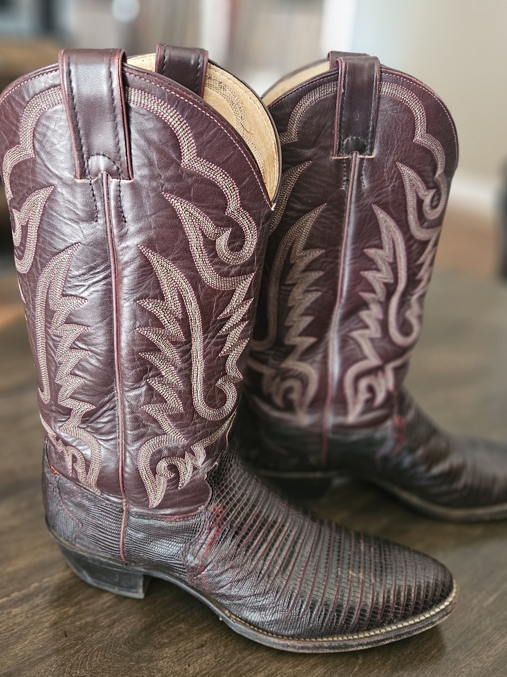 Justin Boots Burgundy Embossed Western Cowboy Boots